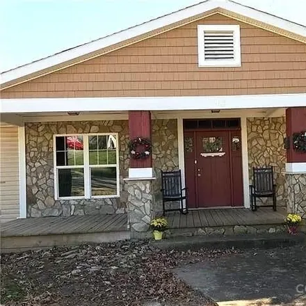 Buy this 4 bed house on 461 Lakewood Avenue in Charlotte, NC 28208