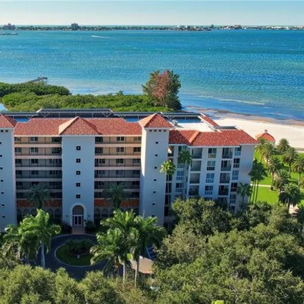 Buy this 3 bed condo on 5163 Dolphin Cay Lane in Broadwater, Saint Petersburg