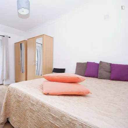 Rent this 5 bed room on Taylor's Green in London, United Kingdom