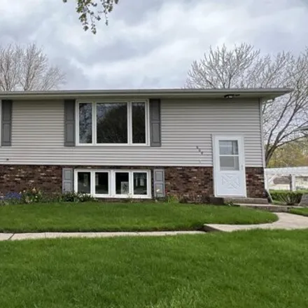 Buy this 3 bed house on 720 Evergreen Street in New Hampton, IA 50659