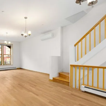 Image 2 - 311 West 112th Street, New York, NY 10026, USA - Townhouse for sale
