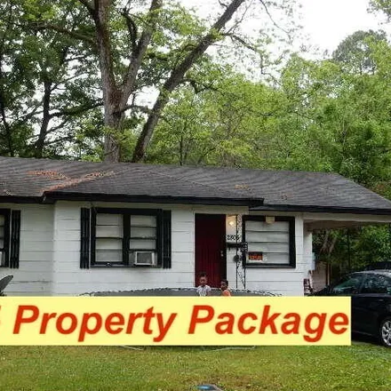 Buy this 16 bed house on 1021 Brookside Drive in Jackson, MS 39212