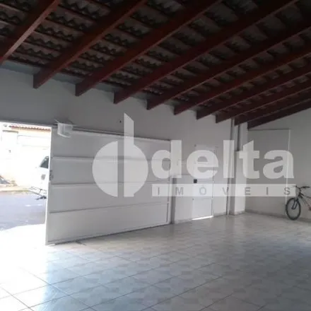 Buy this 3 bed house on Rua Gênova in Jardim Europa, Uberlândia - MG