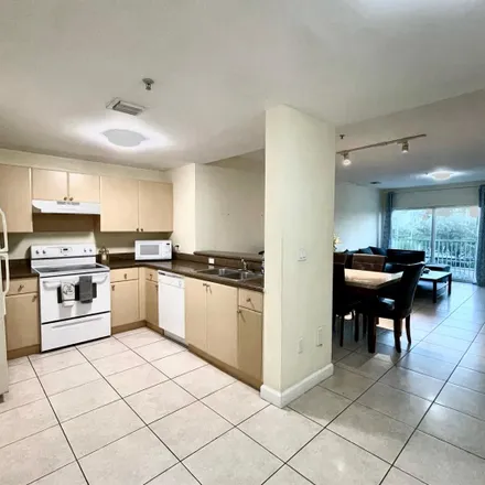 Image 8 - 2280 Southwest 32nd Avenue, The Pines, Miami, FL 33145, USA - Room for rent