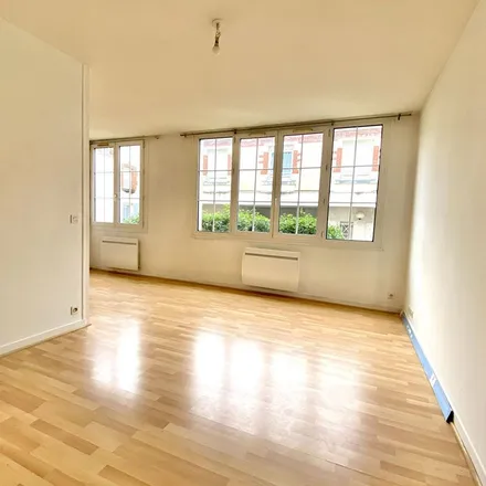 Rent this 2 bed apartment on 11 Rue Porte- Cote in 41000 Blois, France