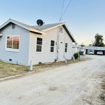 Image 2 - Calvary Tabernacle, East Date Avenue, Porterville, CA 93257, USA - House for sale