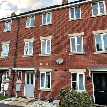 Rent this 4 bed townhouse on Gabriel Crescent in Lincoln, LN2 4ZD