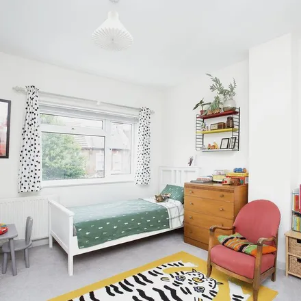 Image 7 - 12 Gordon Road, London, E15 2DB, United Kingdom - House for rent