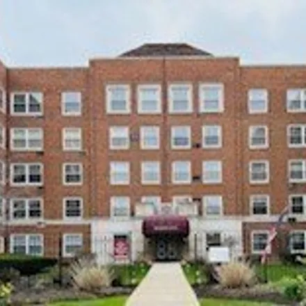 Image 1 - Shaker Heights Country Club, Berwyn Road, Shaker Heights, OH 44120, USA - Condo for sale