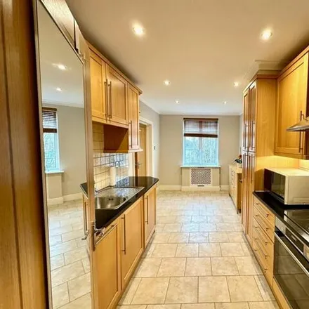 Image 3 - William Court, 6 Hall Road, London, NW8 9BL, United Kingdom - Apartment for rent