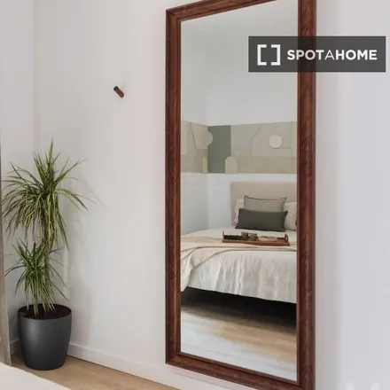 Image 6 - Carrer de Rocafort, 59, 08015 Barcelona, Spain - Apartment for rent