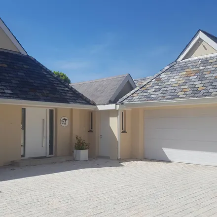 Image 2 - Villa Karibu, Perth Road, Dennedal, Western Cape, 7945, South Africa - House for rent
