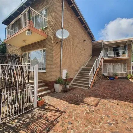 Rent this 2 bed apartment on De Villiers Street in Kenilworth, Johannesburg