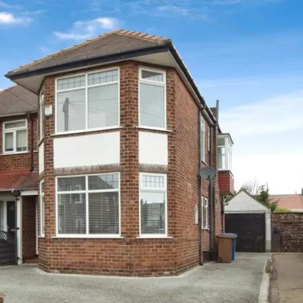 Buy this 3 bed duplex on Woodland Drive in Anlaby, HU10 7HQ