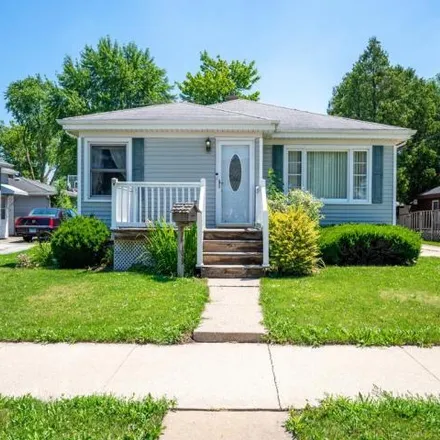 Buy this 3 bed house on 16123 Wausau Avenue in South Holland, IL 60473