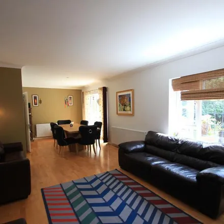 Rent this 4 bed apartment on Broomcroft Close in Pyrford, GU22 8NR