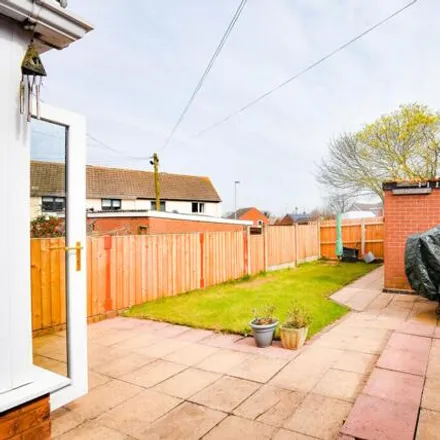 Image 2 - Bower Close, Lichfield, WS13 6BB, United Kingdom - Townhouse for sale