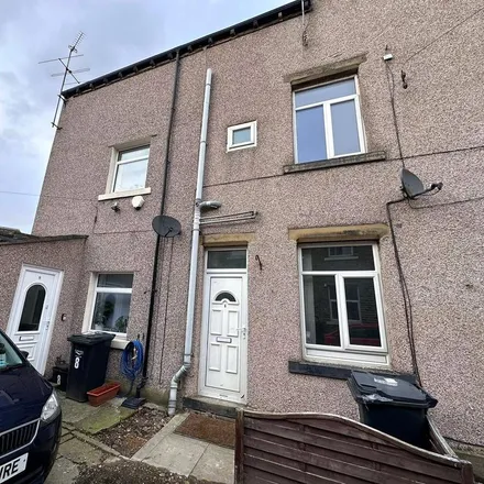 Rent this 2 bed townhouse on 6 Fixby View Yard in Rastrick, HD6 3QS