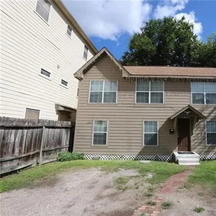 Rent this 3 bed house on 1334 West 21st Street in Houston, TX 77008