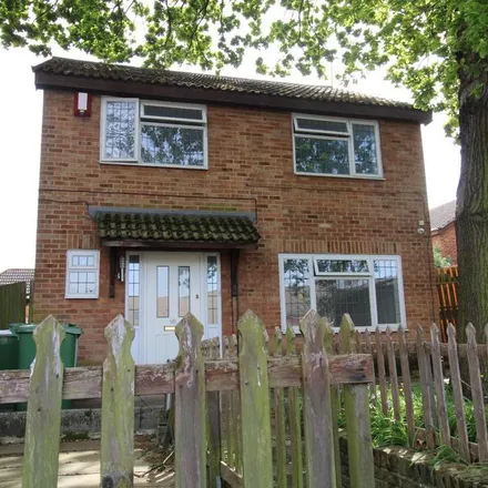 Rent this 4 bed house on Arran Close in London, DA8 3SW
