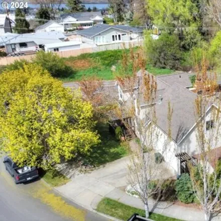 Buy this 4 bed house on 1991 Dry Hollow Road in The Dalles, OR 97058