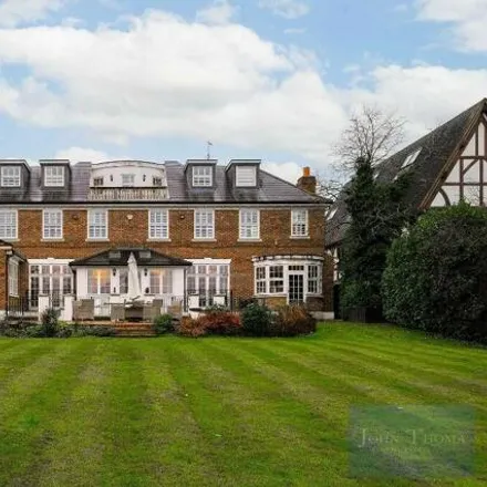 Buy this 8 bed house on Manor Road in Grange Hill, Chigwell