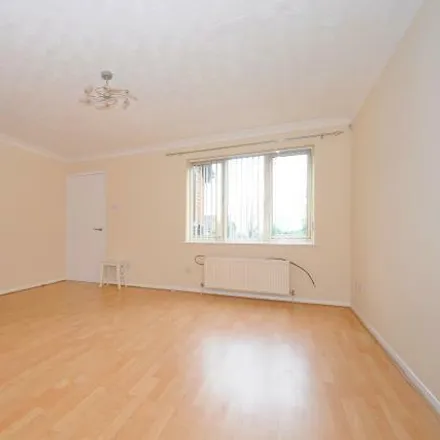 Rent this 3 bed duplex on Chepping View Primary / Shelbourne County First Schools in Miersfield, High Wycombe