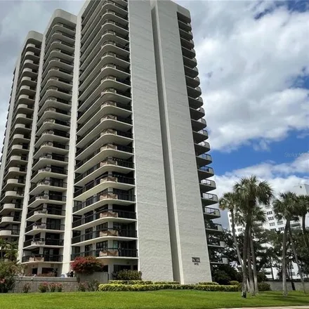 Buy this 2 bed condo on 2377 Bayshore Boulevard in Tampa, FL 33629