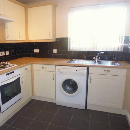 Image 2 - Nevendon Road, Wickford, SS12 0PS, United Kingdom - Apartment for rent