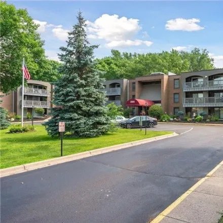 Buy this 2 bed condo on 2875 Huron Street in Roseville, MN 55113