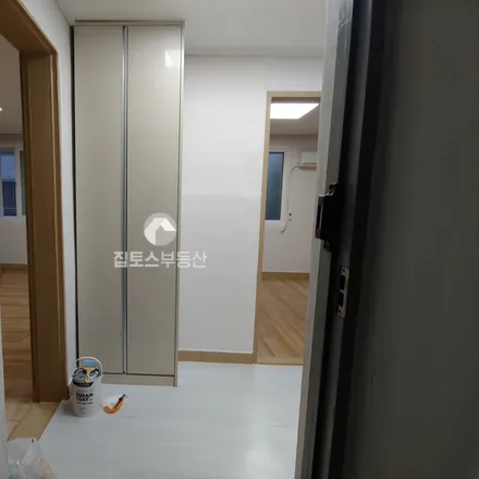 Rent this 2 bed apartment on 서울특별시 강동구 천호동 334-10
