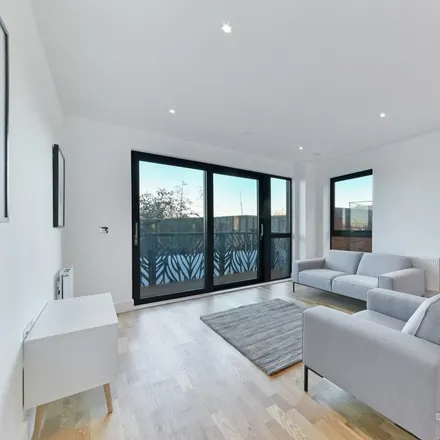 Image 1 - East Thames House, 129 Leven Road, London, E14 0LL, United Kingdom - Apartment for rent