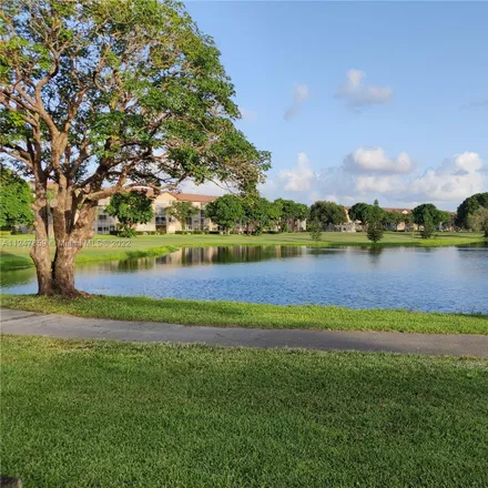 Buy this 1 bed condo on 13300 Southwest 1st Street in Pembroke Pines, FL 33027