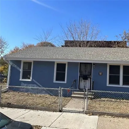 Buy this 3 bed house on 405 North Milton Street in Saint Paul, MN 55104