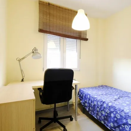 Rent this 4 bed room on Madrid in Calle Lilas, 1