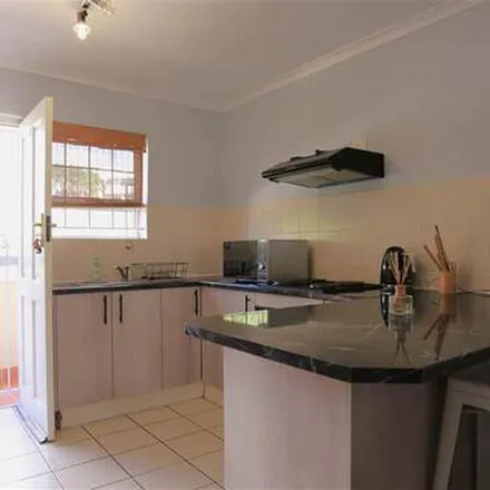 Image 4 - Oak Avenue, Wynberg, Cape Town, 7800, South Africa - Apartment for rent