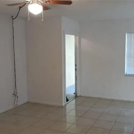 Image 2 - 2542 Congress Street, Fort Myers, FL 33901, USA - Condo for rent
