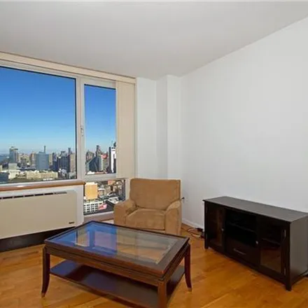 Image 3 - P.D. O'Hurley's, 557 12th Avenue, New York, NY 10036, USA - Apartment for rent