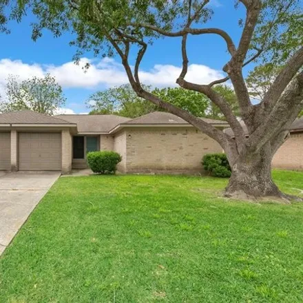 Buy this 3 bed house on 316 Bay Ridge Drive in League City, TX 77573