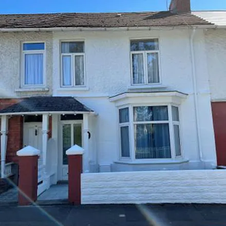 Rent this 4 bed apartment on Queen Elizabeth II Fields in Trust in Oakwood Road, Swansea