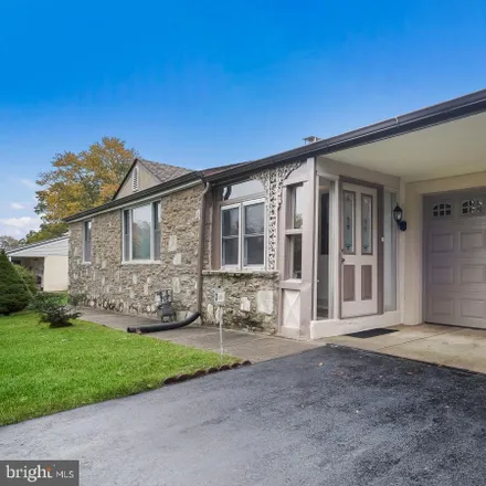 Image 4 - 118 South Westview Avenue, Feasterville, Lower Southampton Township, PA 19053, USA - House for sale