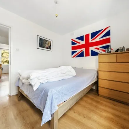 Image 1 - Stockwell Park Crescent, Stockwell Park, London, SW9 0DG, United Kingdom - Apartment for rent