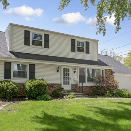 Buy this 4 bed house on 749 Hickory Drive in Buffalo Grove, IL 60089