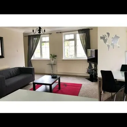 Image 2 - Chelsfield, Station Approach, London, BR6 6EU, United Kingdom - Apartment for rent