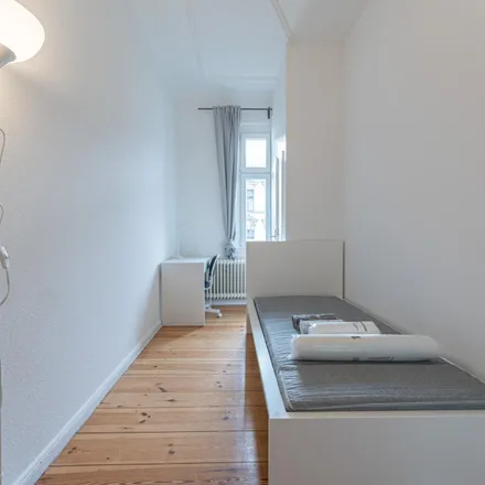 Rent this 4 bed room on Biebricher Straße 15 in 12053 Berlin, Germany