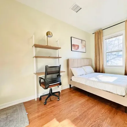 Rent this 4 bed room on 25-15 39th Ave in Long Island City, NY 11101