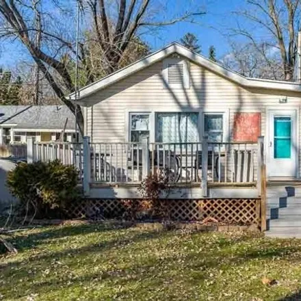 Buy this 3 bed house on 120 Lakeview Avenue in Albion, Dane County