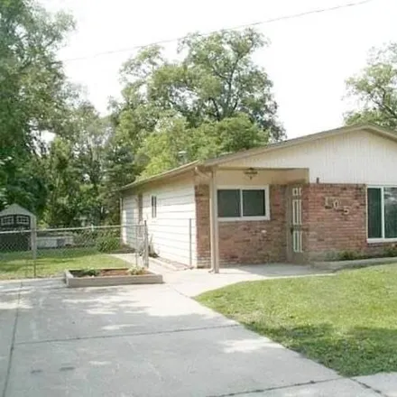 Rent this 3 bed house on 105 Michigan St