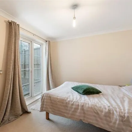 Image 6 - Chatsworth Lodge, St Botolph's Road, Worthing, BN11 4HS, United Kingdom - Apartment for sale
