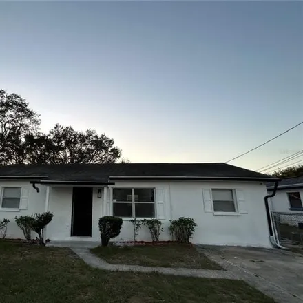Buy this 3 bed house on 684 Savanah Avenue in Polk County, FL 33815